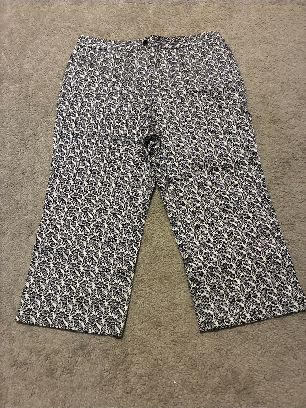 Leaf Print Pants Black & White
NWOT